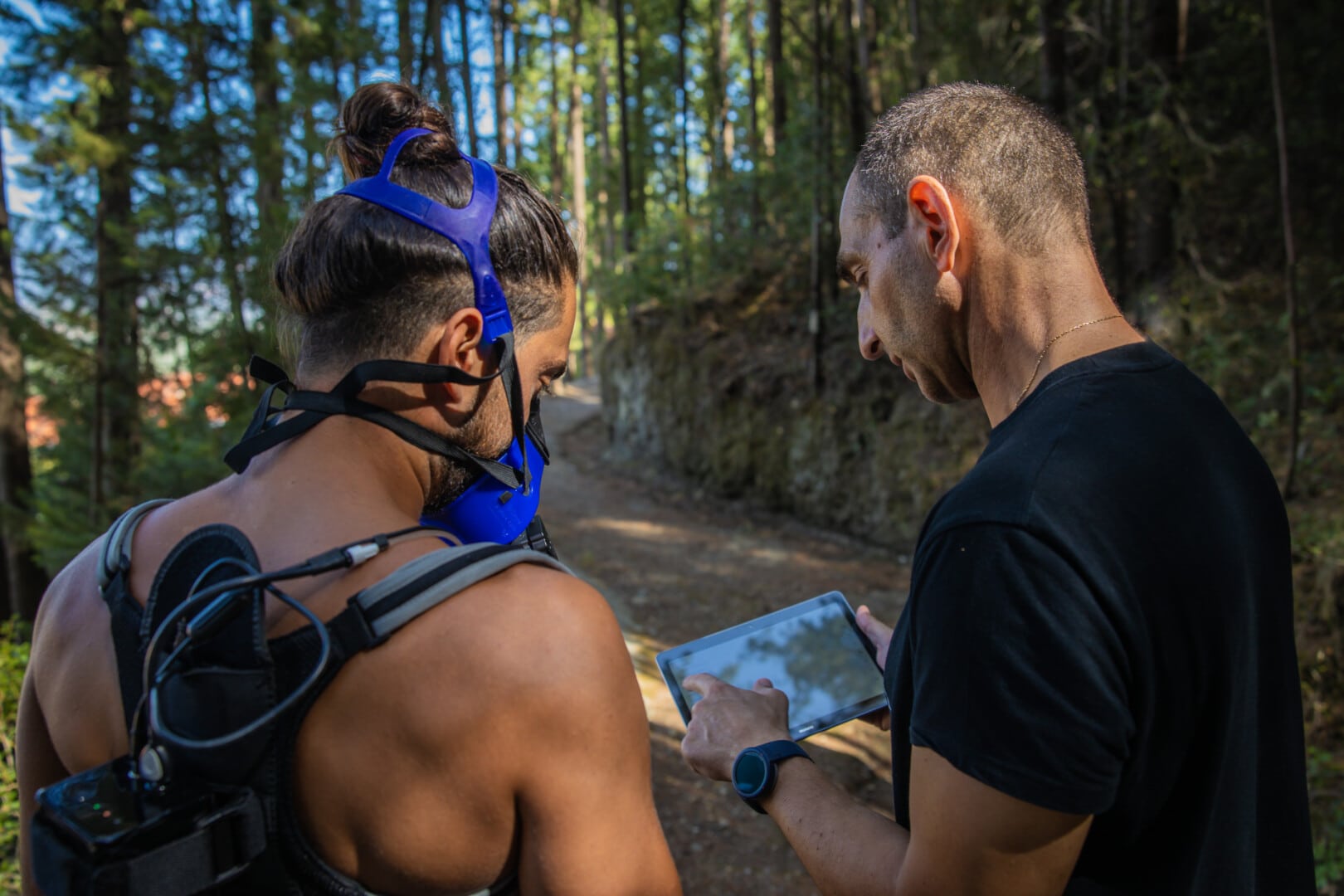 Guest and Expert testing our Signature Nutrigenomics, one of the best weight loss retreat for adults at Euphoria Retreat that tests your habits and lifestyle against your genetic code.
