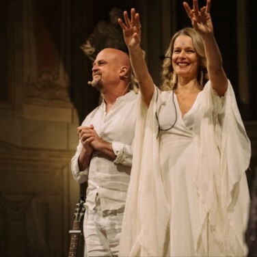 Suntara and Helena Houdova